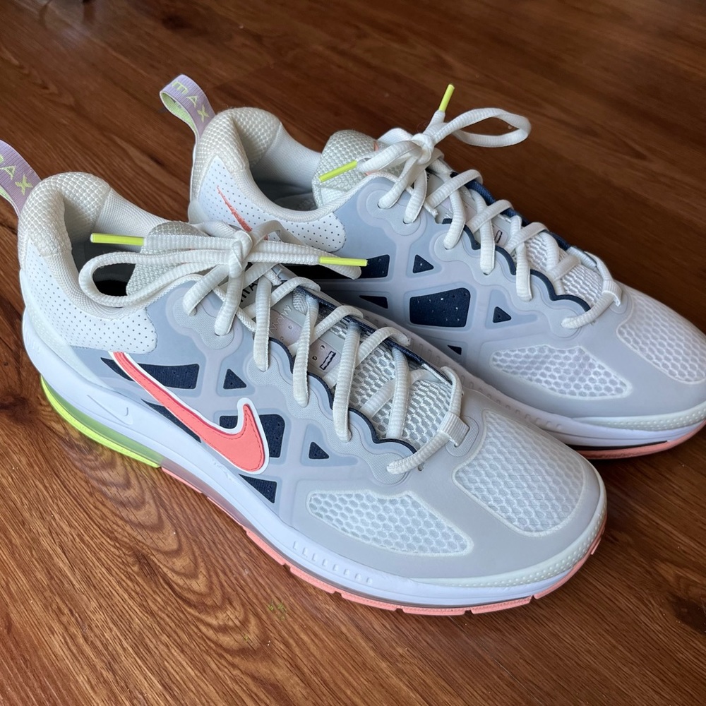Nike Air Max Genome Summit White/Crimson Bliss M 10.5/W 12